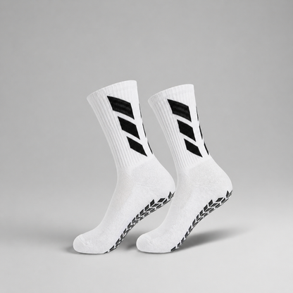🎁 Plain Grip Socks (100% off)
