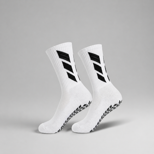 🎁 Plain Grip Socks (100% off)